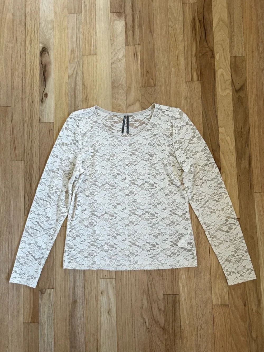ANTHROPOLOGIE long sleeve lace crew neck top romantic almond milk cream size L
